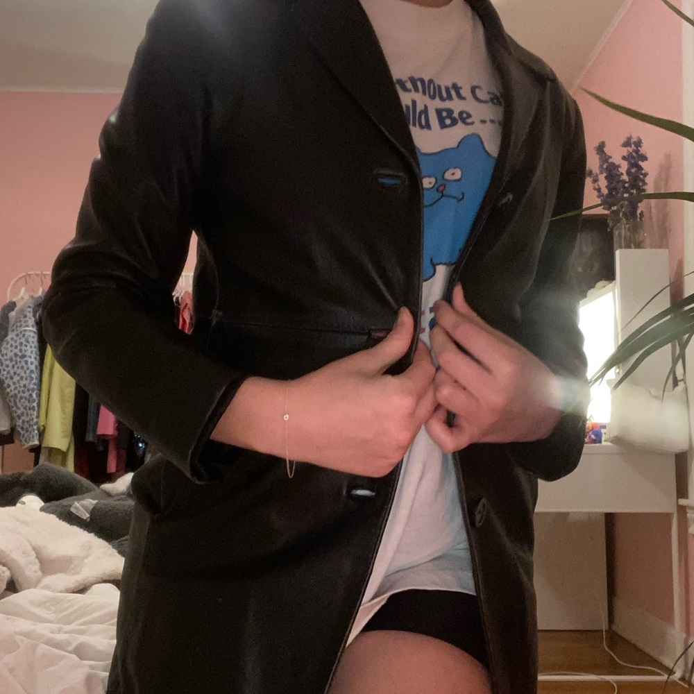 like so cute. classic black leather blazer. a staple piece that everyone needs.